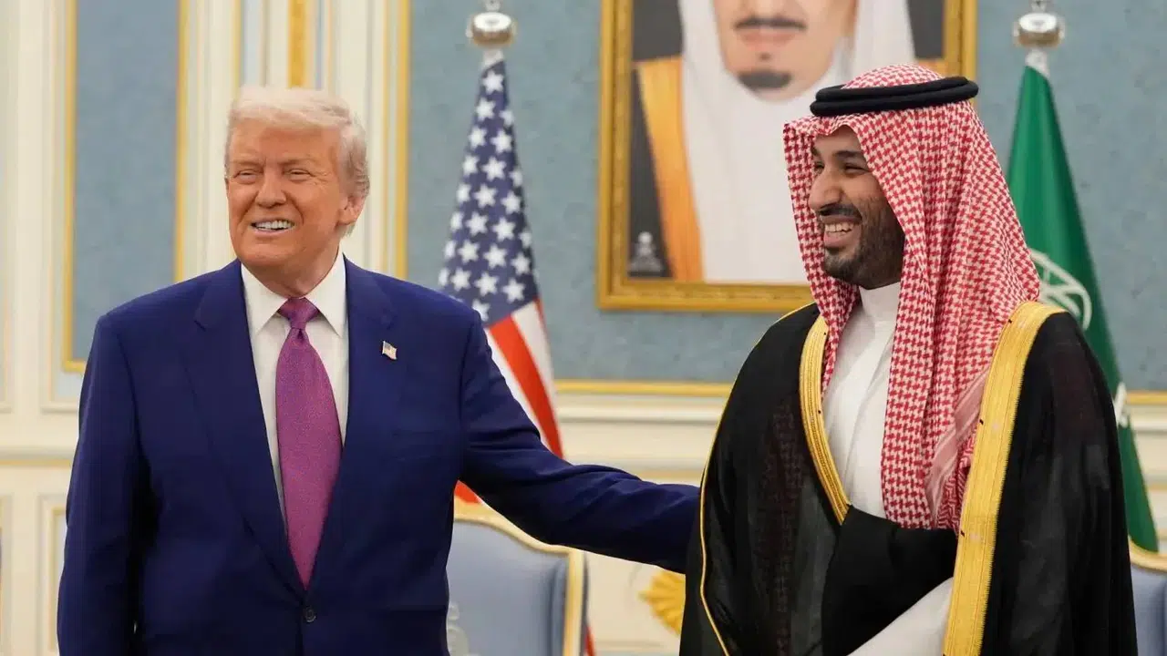 Trump ve Muhammed bin Selman İran’a Karşı Baskıyı Görüştü: “Yılanın Başını Kesin” Sözü Yeniden Gündemde