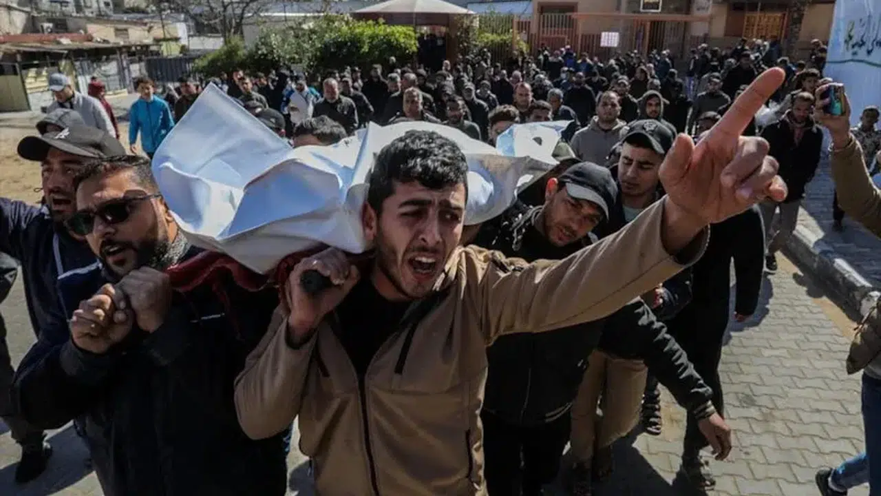 Katil İsrail'in Gazze'ye Saldırılarında Can Kaybı 72 Bin 97’ye Çıktı!