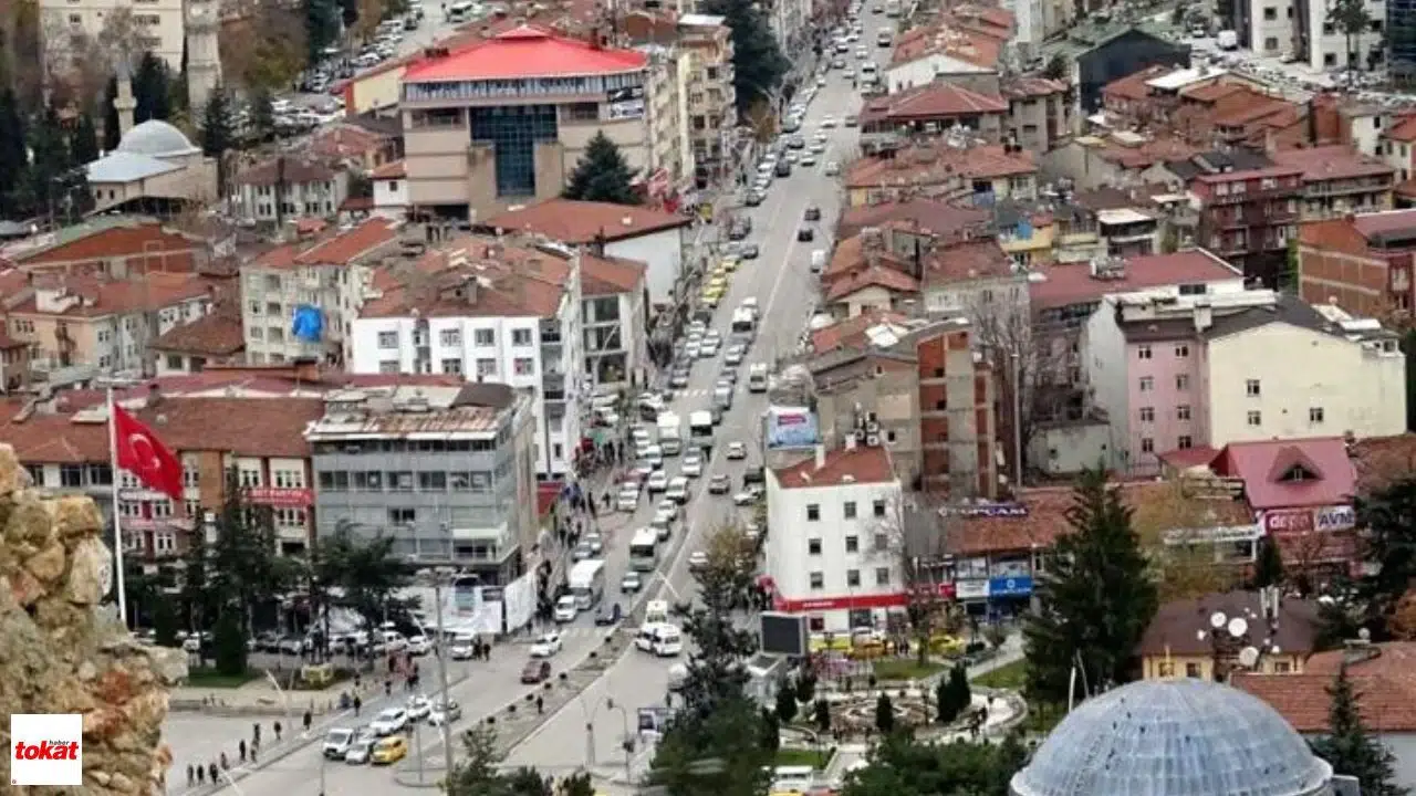 TOKAT DEPREMİ 5.5 BÜYÜKLÜĞÜNDE! Niksar’da Yıkım ve Can Kaybı Var mı?
