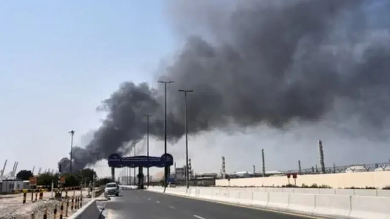 Savaş Körfez’e Sıçradı! Aramco Tesislerinden Dumanlar Yükseldi