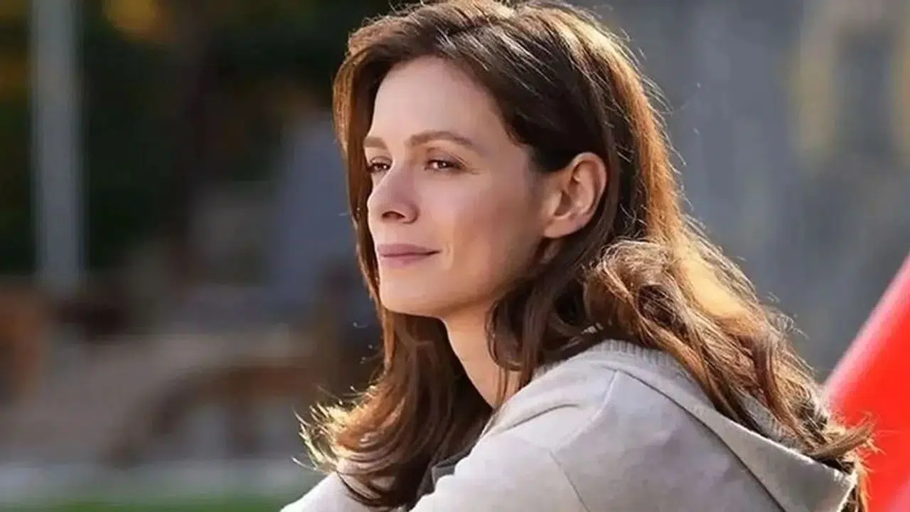 ÖZGE ÖZPİRİNÇCİ SEVGİLİSİ KİM! Evli mi, eşi kim?