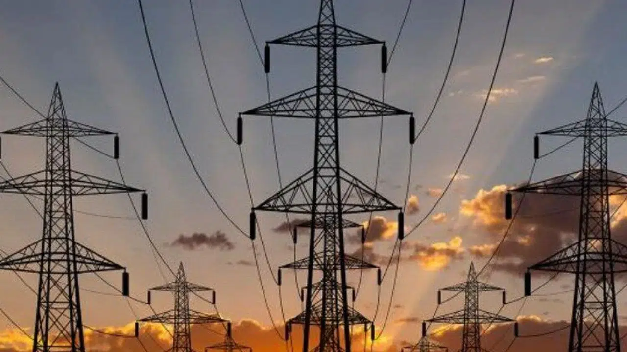 KARŞIYAKA'DA BUGÜN ELEKTRİKLER KAÇTA GELECEK! İzmir 5 Mart kesintisi hangi mahallelerde, ne zaman bitecek?