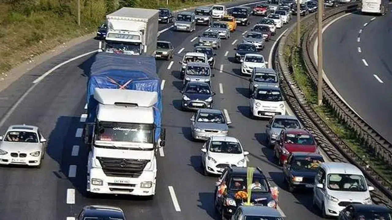 Sürücüler dikkat! Türkiye genelinde çok sayıda yolda trafik düzenlemesi uygulanıyor!