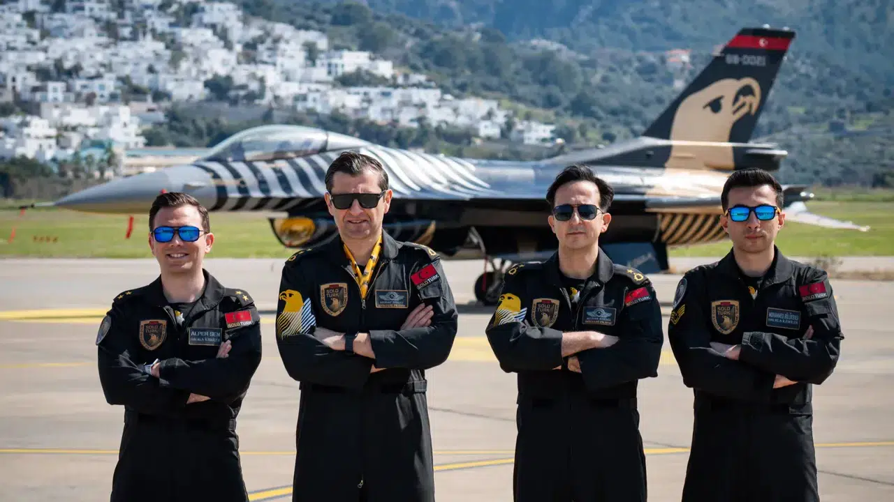 SOLOTÜRK GÖSTERİ UÇUŞU NE ZAMAN? Saat kaçta başlayacak, nerede yapılacak, hangi gün var, izleme noktası neresi?