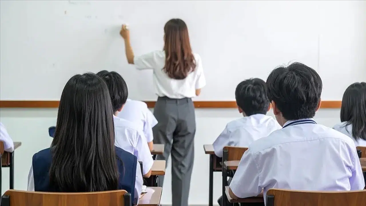 ÖĞRETMENLERİN İŞ BIRAKMA EYLEMİ YASAL MI? MEB yönetmenliği ne diyor?