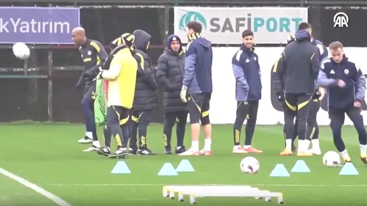 Fenerbahçe’ye Derbi Öncesi Müjde! Talisca Takımla Çalıştı, Skriniar Sahaya İndi