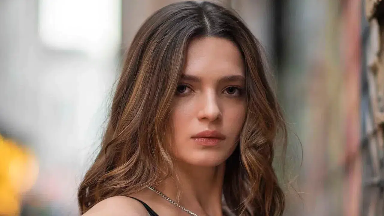 Şifanur Gül Boyu Kaç Cm, Kaç Kilo, Aslen Nereli, Kaç Yaşında, Burcu Ne, Sevgilisi Var mı, Evli mi, Hangi Dizi ve Filmlerde Oynadı?