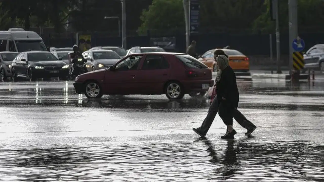 Ankara'da Hava Tersine Dönüyor! Sağanak ve Kar Aynı Anda Etkili Olacak