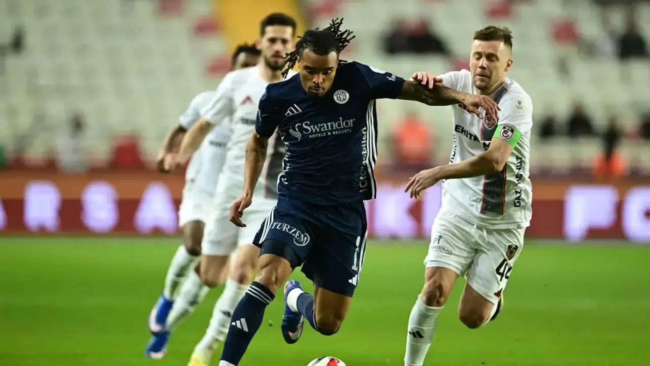 Gaziantep FK’da Kimler Cezalı, Arda Kızıldağ, Christopher Lungoyi, Nazım Sangare Fenerbahçe Deplasmanında Neden Yok?