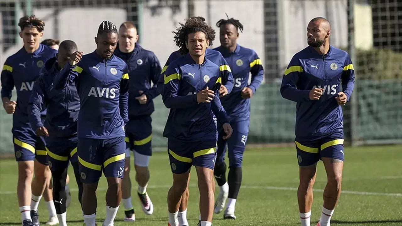 Antalyaspor – Fenerbahçe Maçı Muhtemel 11’leri Kimler Oldu, Tedesco Oynayacak mı?