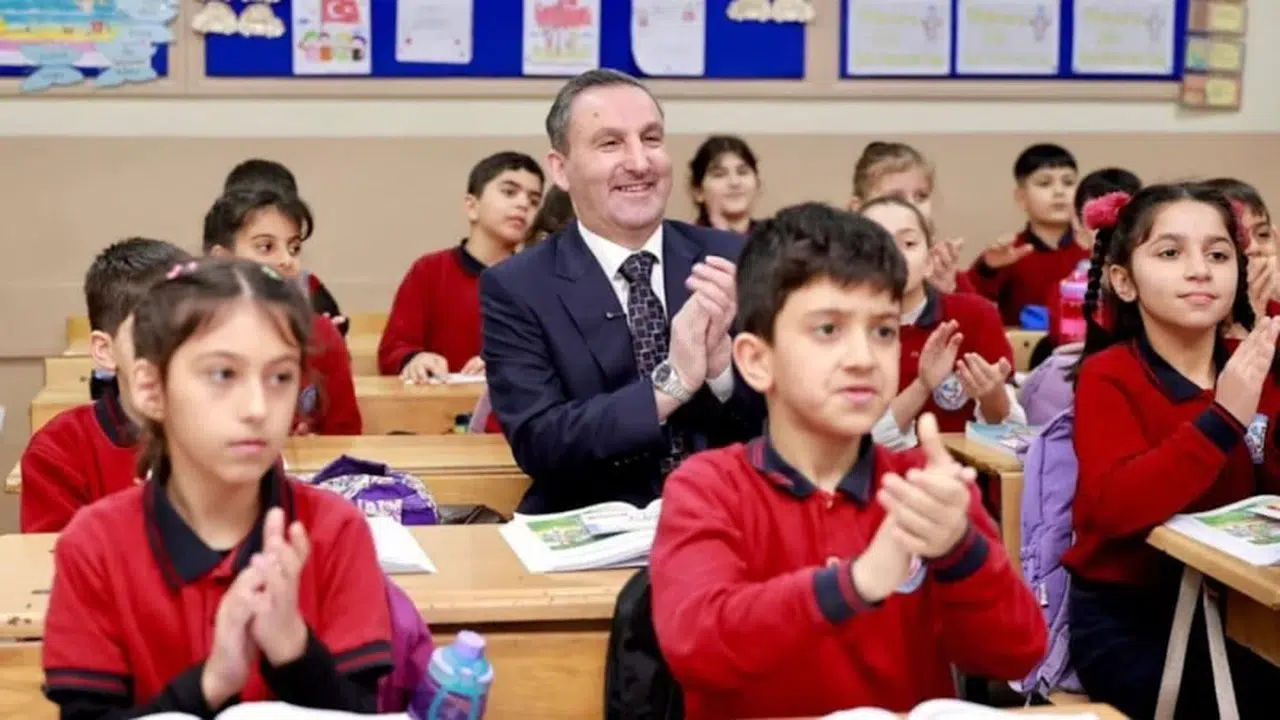 Sultanbeyli’de 23 bin öğrenciye dijital eğitim desteği