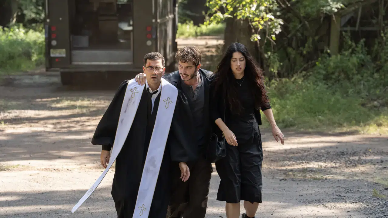 Boran Kuzum, Netflix ABD Dizisi Big Mistakes’in Ana Kadrosunda: İlk Fragman Yayında!