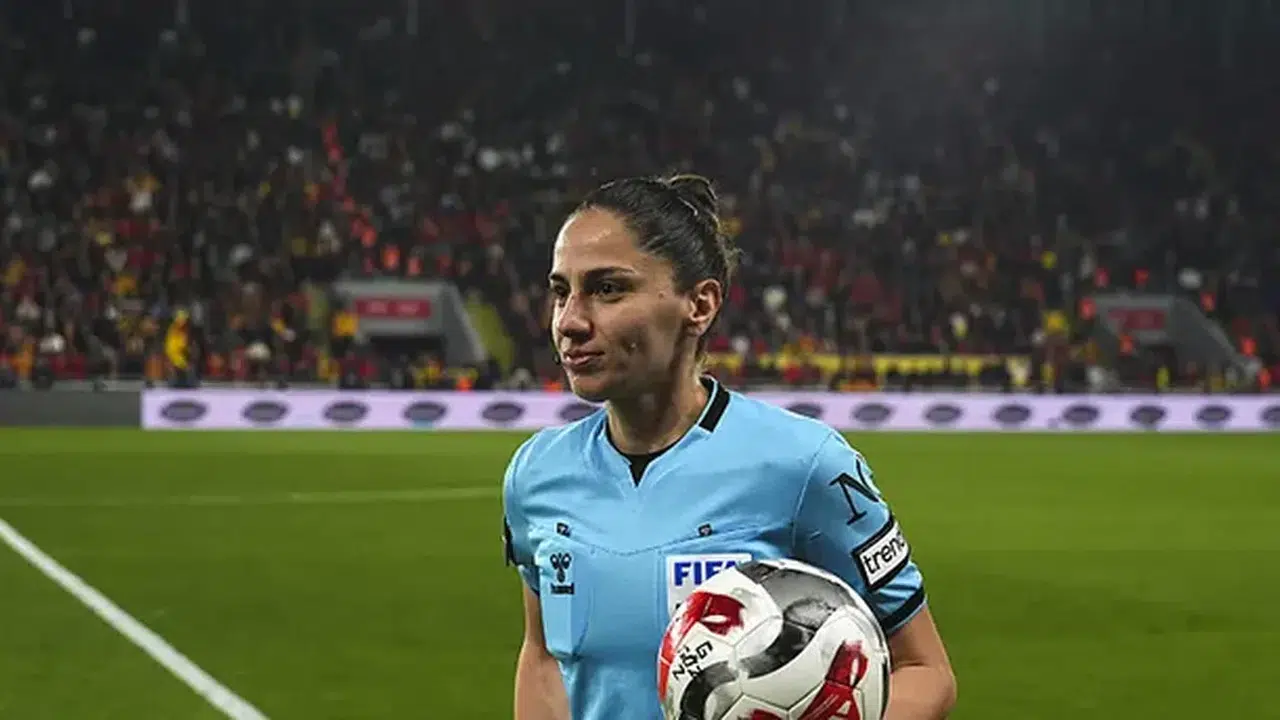 ASEN ALBAYRAK EVLİ Mİ! Eşi kim, çocuğu var mı, aslen nereli, yaşı kaç, kimin maçını yönetti?