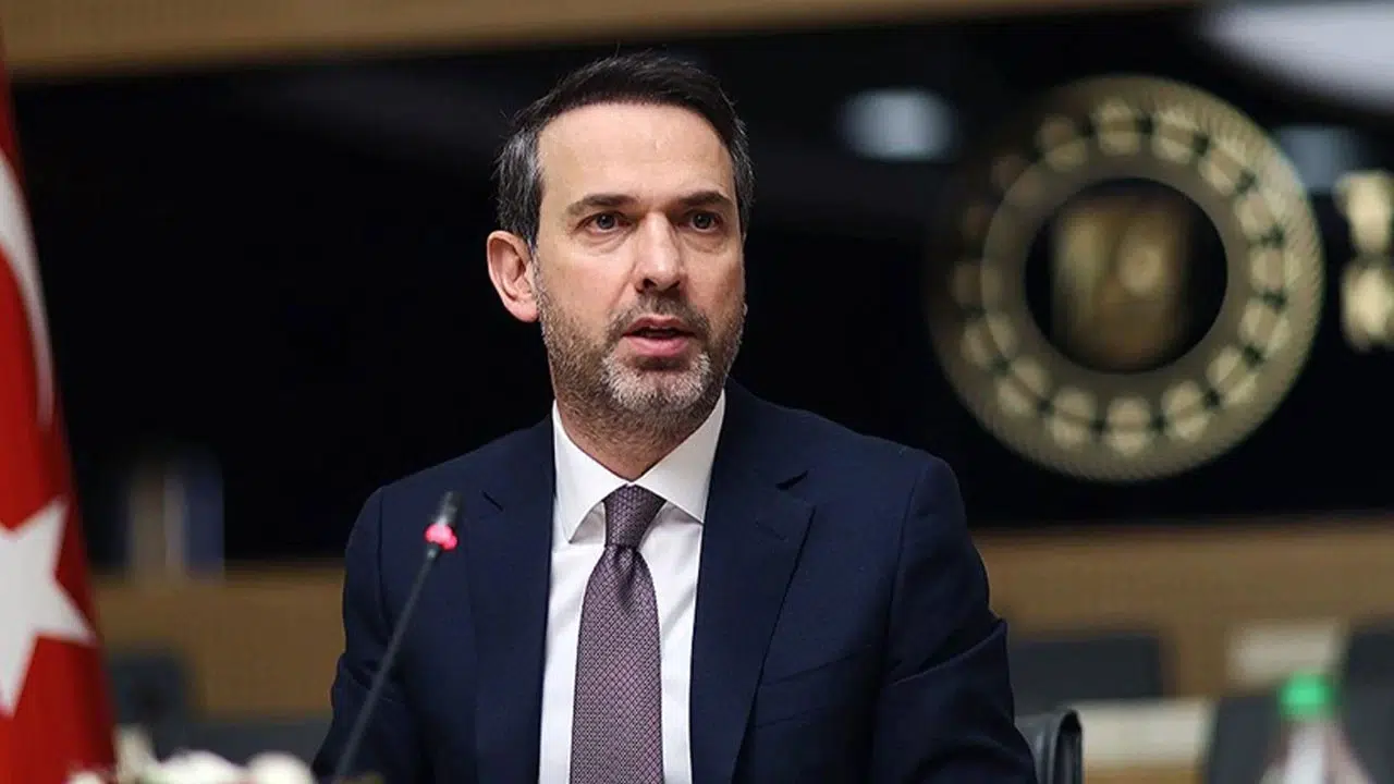 Enerji Bakanı Bayraktar’dan akaryakıt ve doğal gaz açıklaması