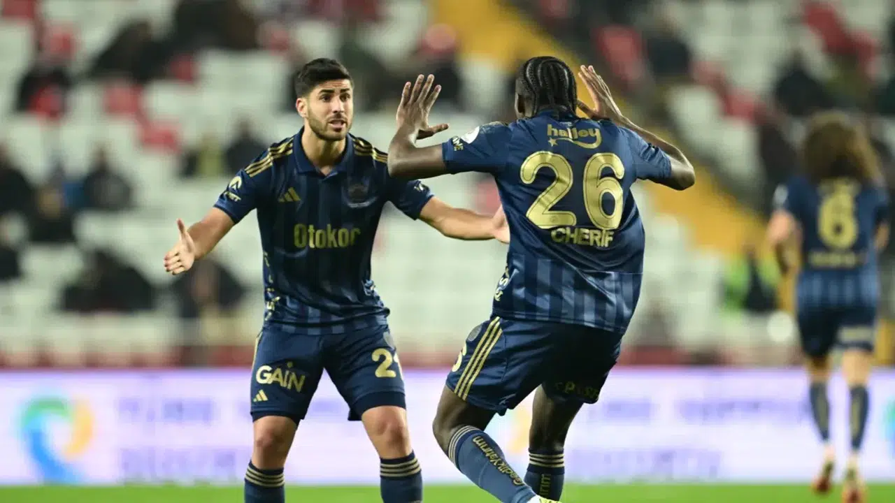 Süper Lig’de Kritik Beraberlik! Fenerbahçe Antalya’dan 1 Puan Çıkardı