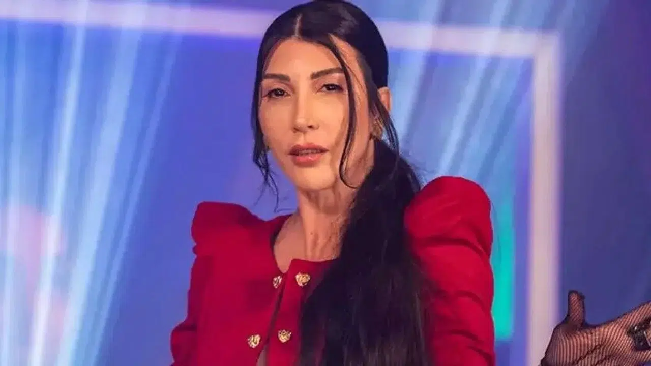 TÜRK POPUNUN CESUR İSMİ! Hande Yener kimdir, kaç yaşında, nereli ve siyasi görüşü ne?