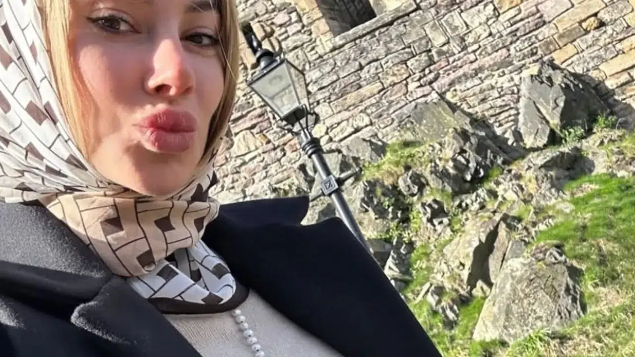 Şeyma Subaşı’ndan Gündem Olan Paylaşım, Seyahat Çantasında Kur’an-ı Kerim