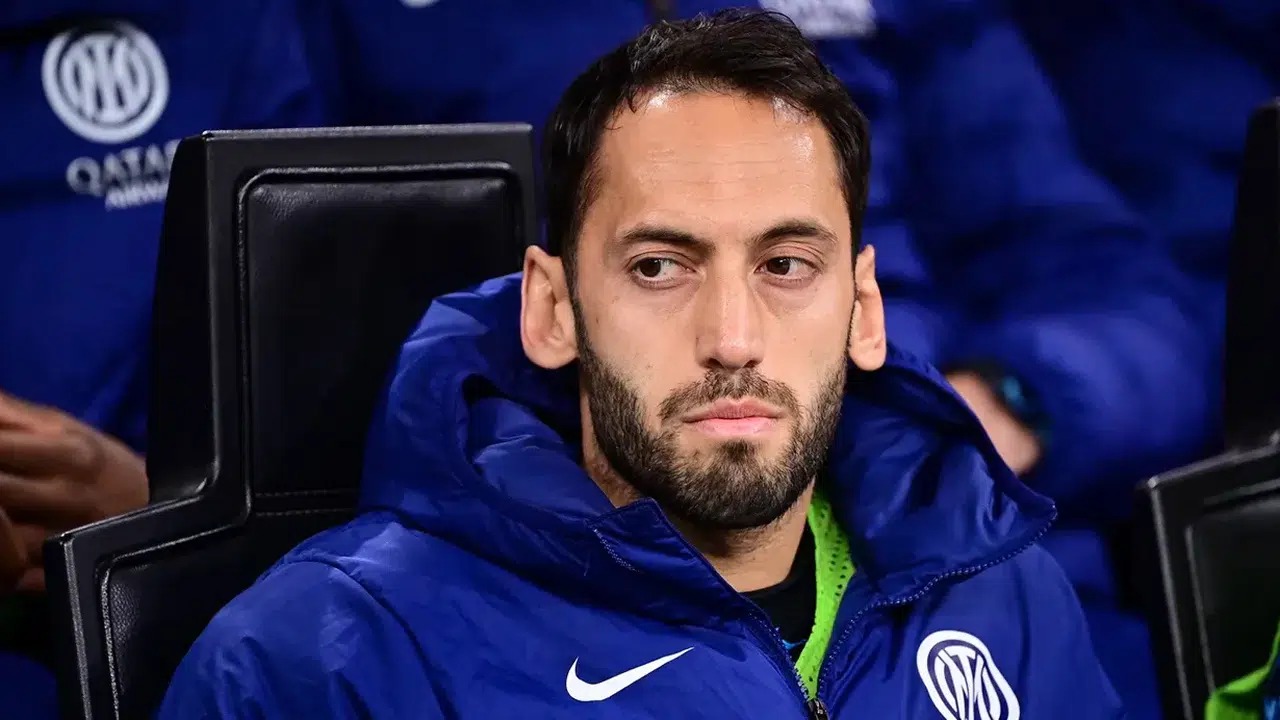 Galatasaray’dan Hakan Çalhanoğlu Hamlesi! Inter ile Görüşmeler Yazın Başlayabilir