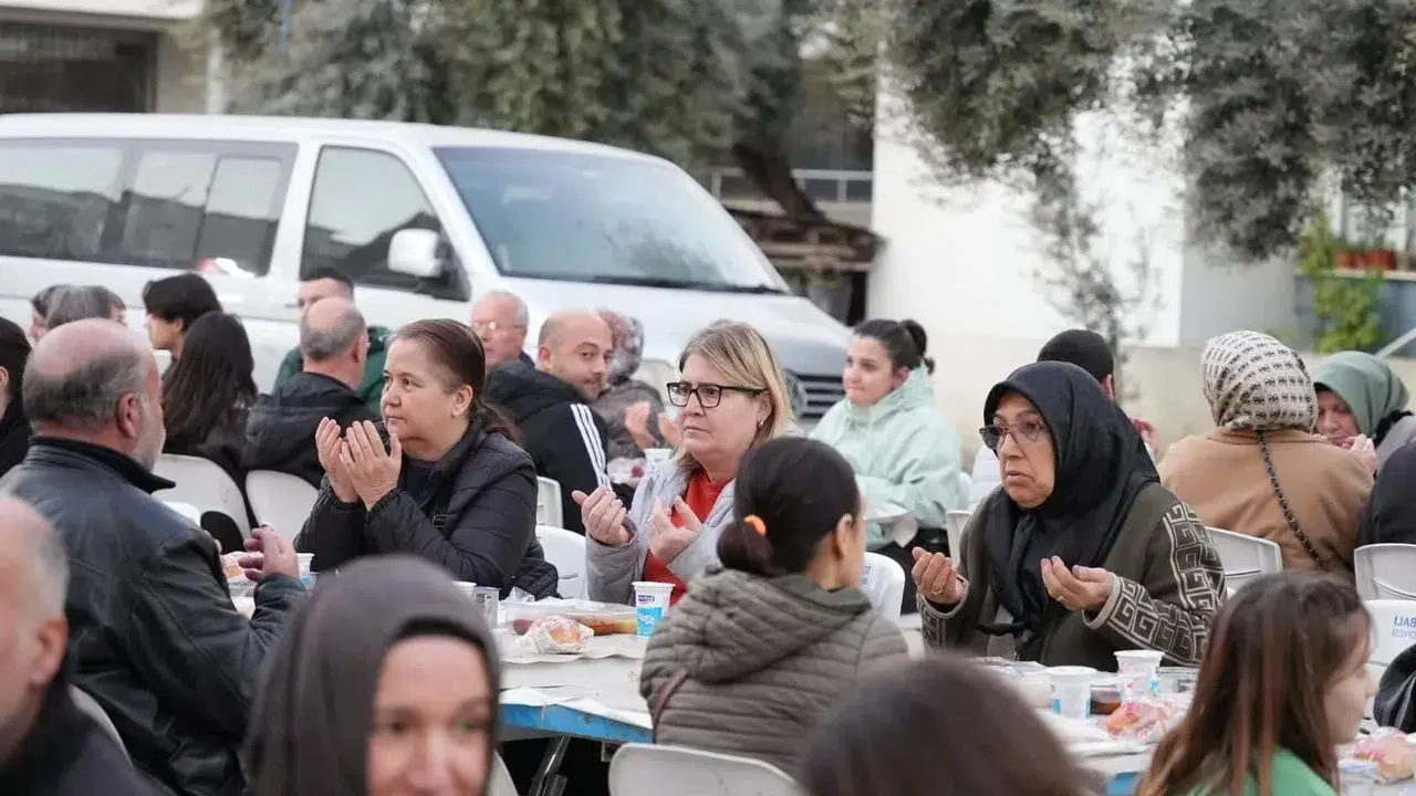 FOÇA BELEDİYESİ 15 MART RAMAZAN ÇADIRI NEREDE! Katılım Ücretsiz mi, Hangi Mahallede, Ulaşım Nasıl?