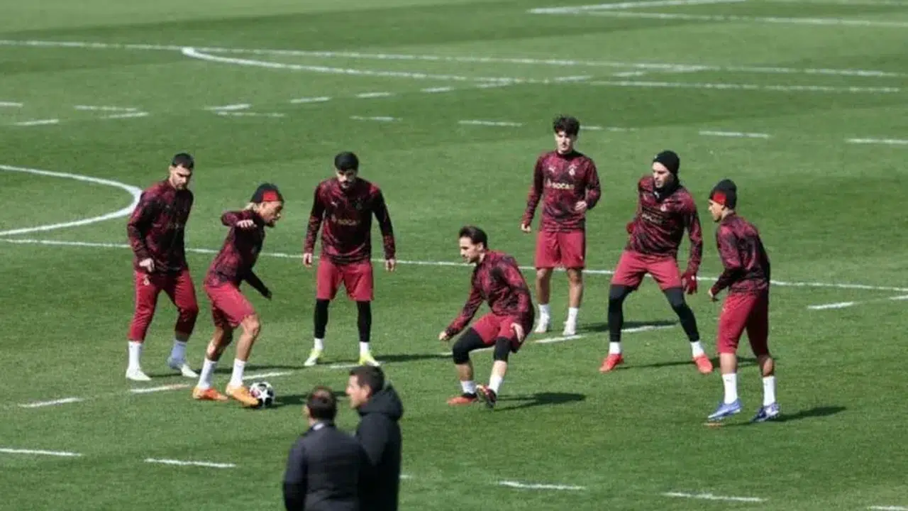 Dev Maç Öncesi Florya Karıştı! Sara’ya Coşkulu Kutlama