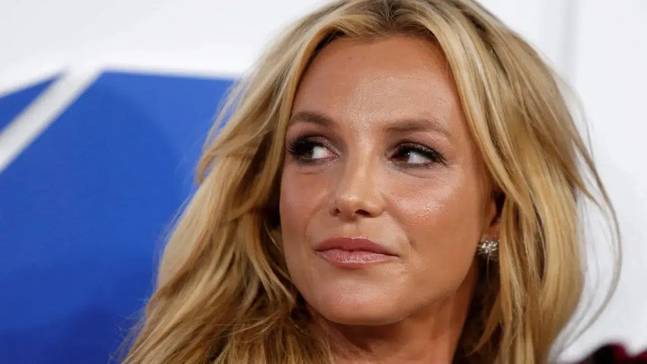 BRİTNEY SPEARS NASIL ÜNLÜ OLDU! Kim keşfetti?