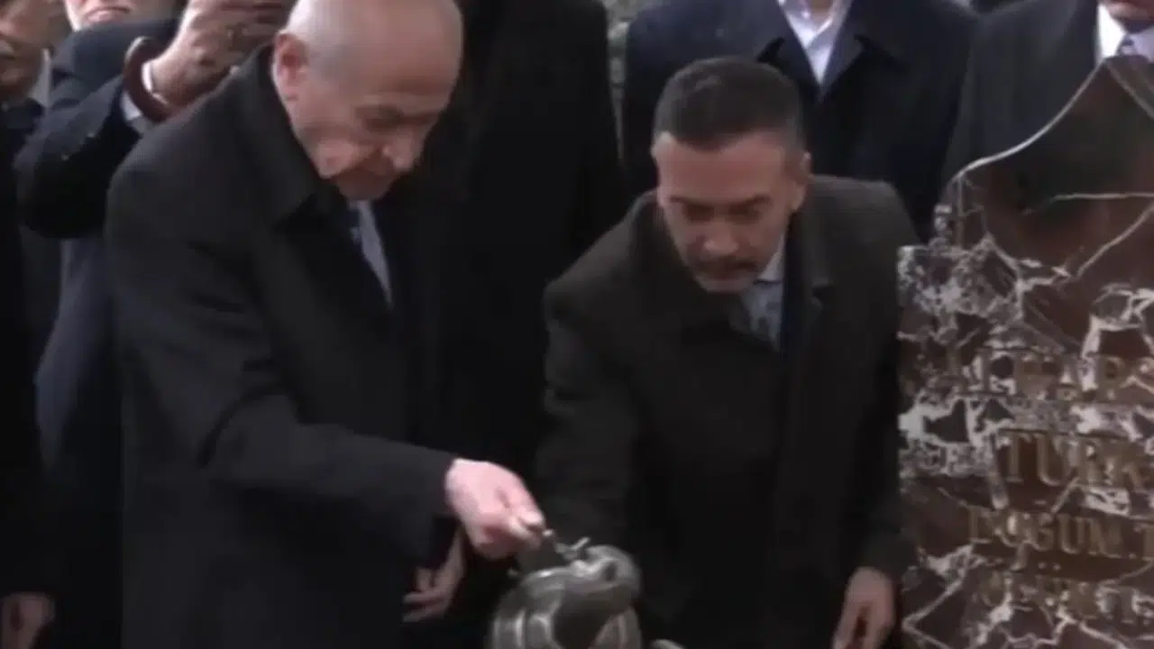 Devlet Bahçeli'den Bayram Açıklaması ve Yeni Türkiye Mesajı