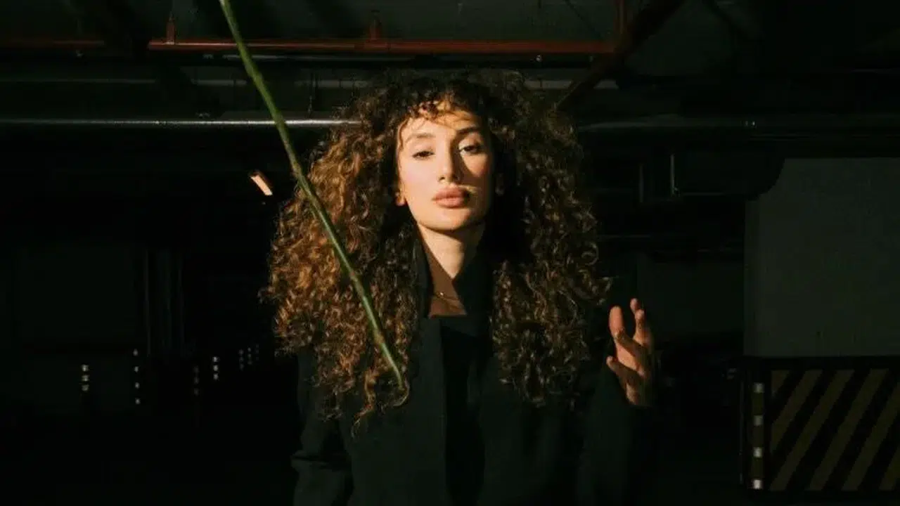 MELA BEDEL SEVGİLİLERİ (SON SEVGİLİSİ KİM) CEM YILMAZ MI? Mela Bedel Aşk Yaşıyor Mu? Cem Yılmaz İle İlişkisi Var Mı?