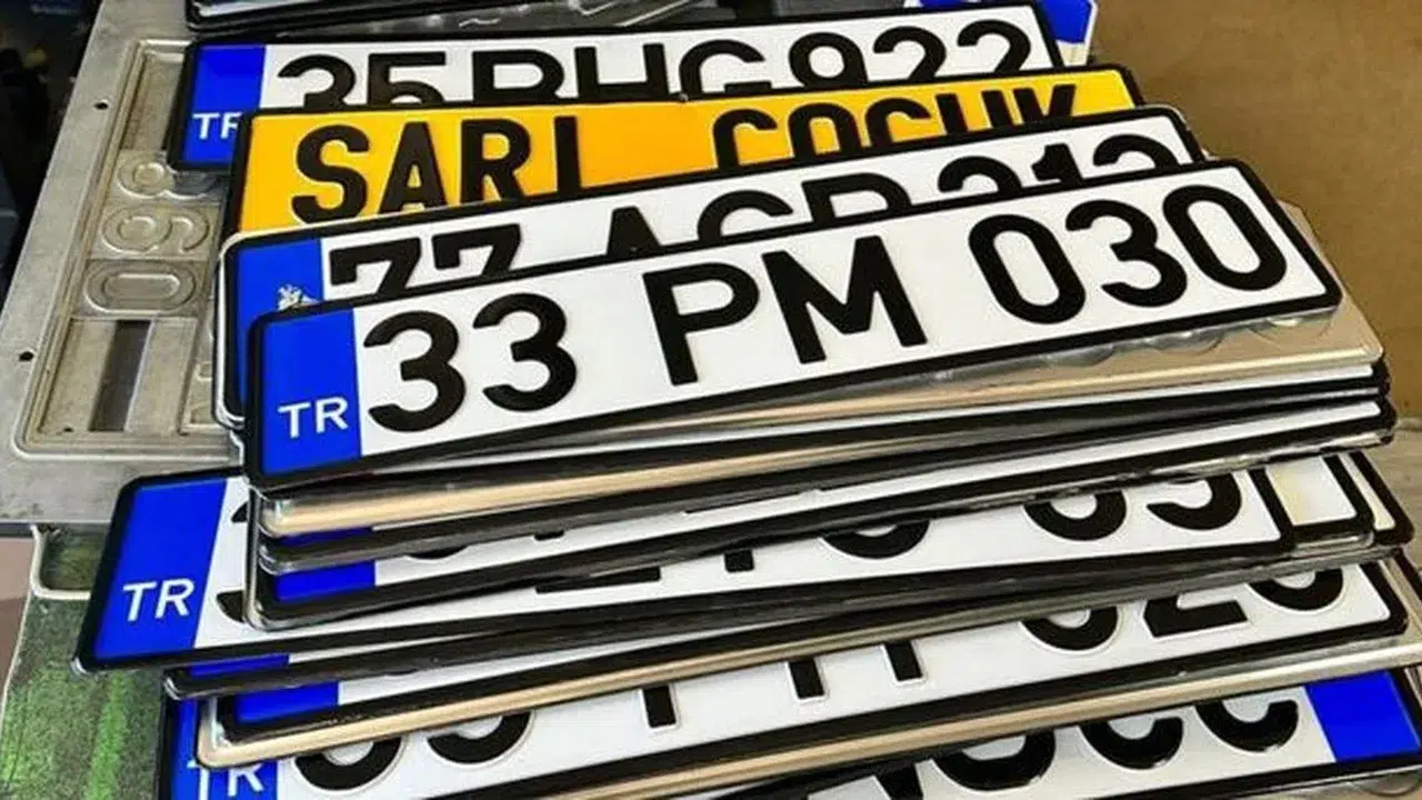Karekodlu Plaka Nedir, Kimler İçin Geçerli ve Eski Araçların Plakaları Değişecek Mi?