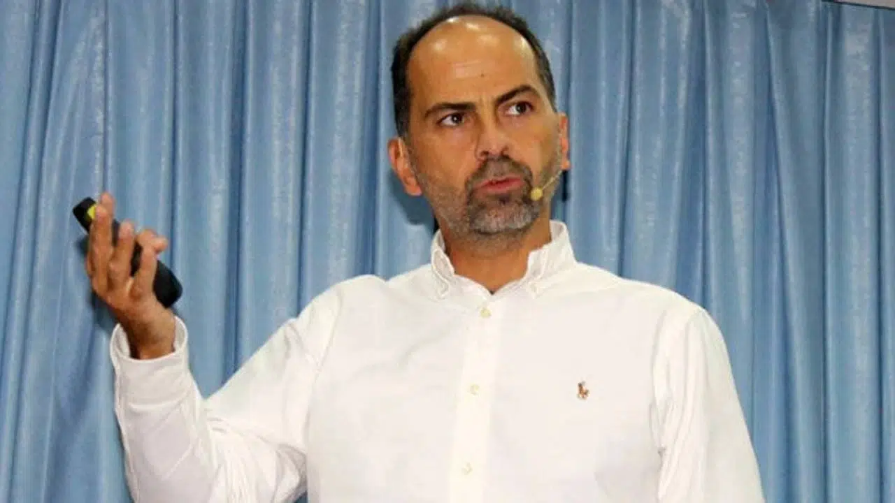 NASUH MAHRUKİ DİNİ İNANCI (MÜSLÜMAN MI HRİSTİYAN MI) Kökeni Ne, Babası Kimdir?