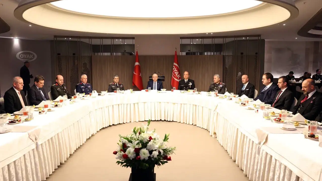 Güler iftarda OYAK üst yönetimiyle bir araya geldi