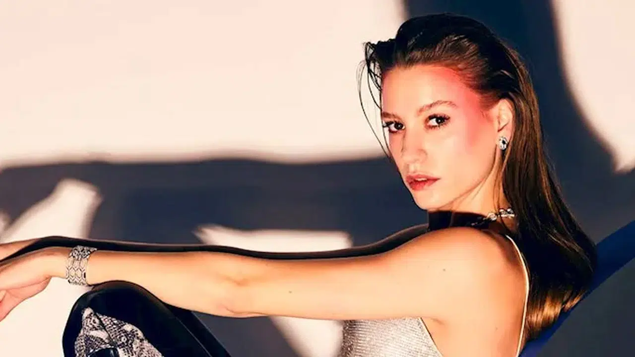 SERENAY SARIKAYA BOYU NE KADAR? Bacakları ne kadar uzun, kaç santimetre?