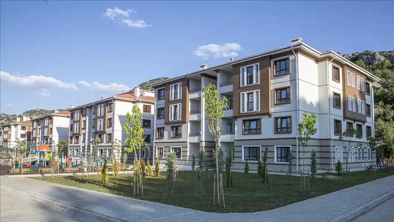 Yüzyılın Sosyal Konutu için kura heyecanı sürüyor, İzmir ve Hatay hak sahipleri bugün belli oluyor