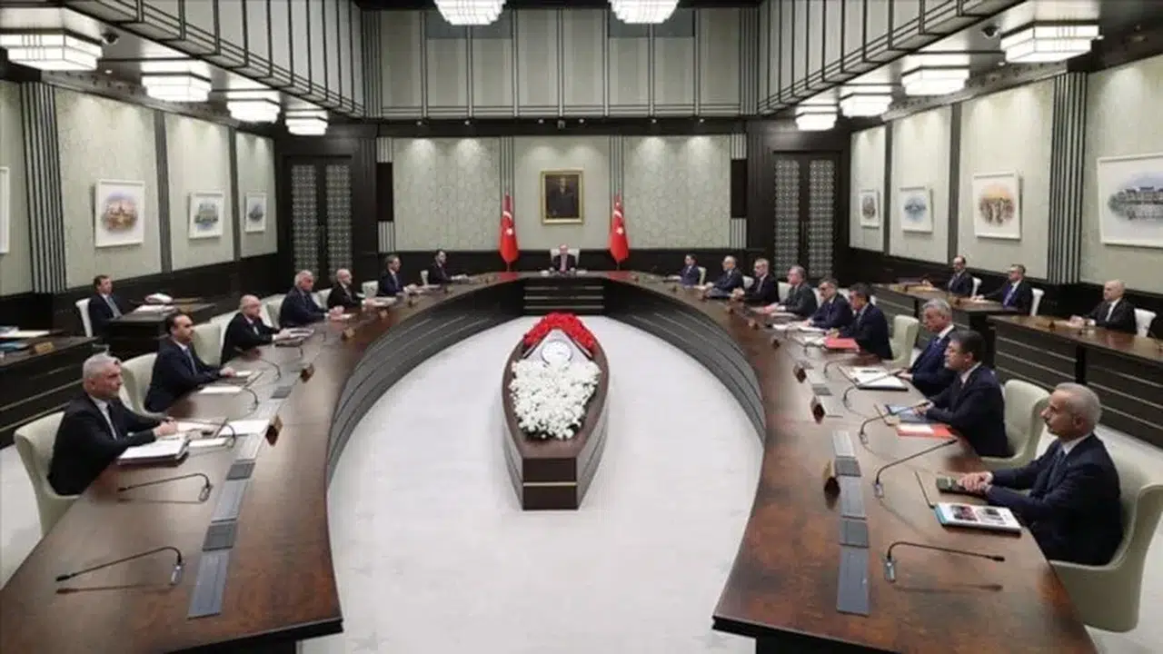 Hürmüz Krizi Büyüyor: Kabine Kritik Kararlar İçin Toplanıyor!