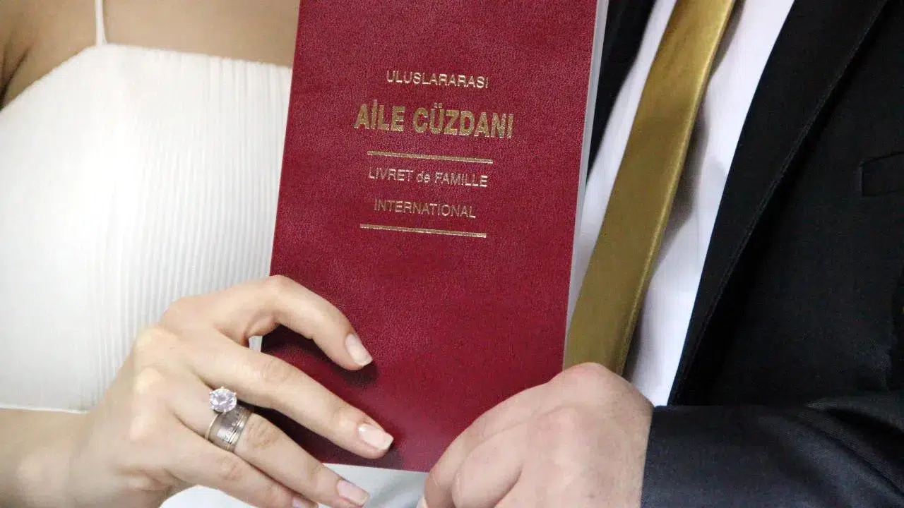 250 BİN LİRA FAİZSİZ KREDİ KİME VERİLECEK! Evlilik kredisi şartları neler, başvuru nasıl yapılır?