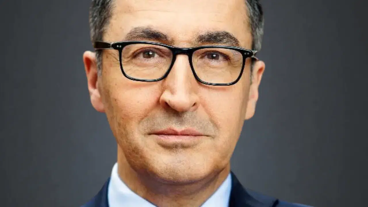 CEM ÖZDEMİR HAYATI VE KİMDİR! Almanya'da Başbakan Olur mu? Siyasi Kariyeri Nasıl Başladı?