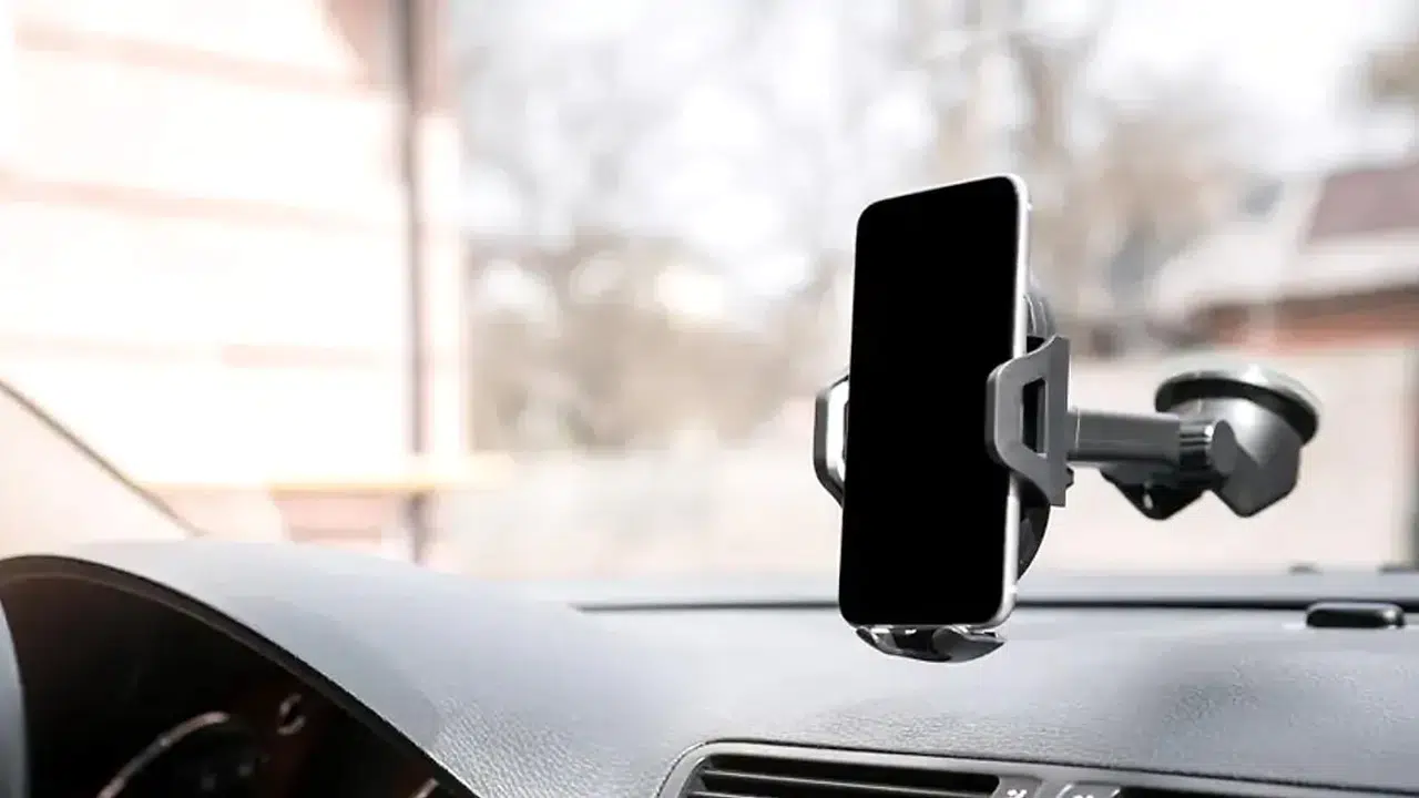 ARAÇTA TELEFON TUTUCU YASAK MI! Cama telefon koymanın cezası ne kadar 2026?