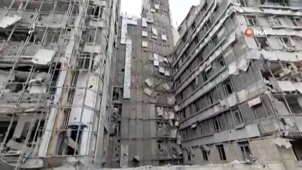 Tahran’ın Kalbinde Patlama! Gandi Hastanesi Harabeye Döndü