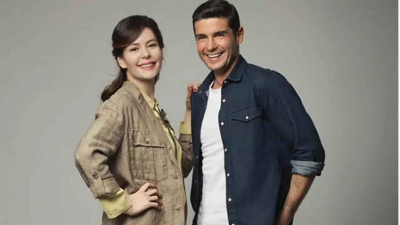 Yıldız Çağrı Atiksoy ile Berk Oktay ayrılıyor mu? Boşanma haberleri neden çıktı, çift açıklama yaptı mı?