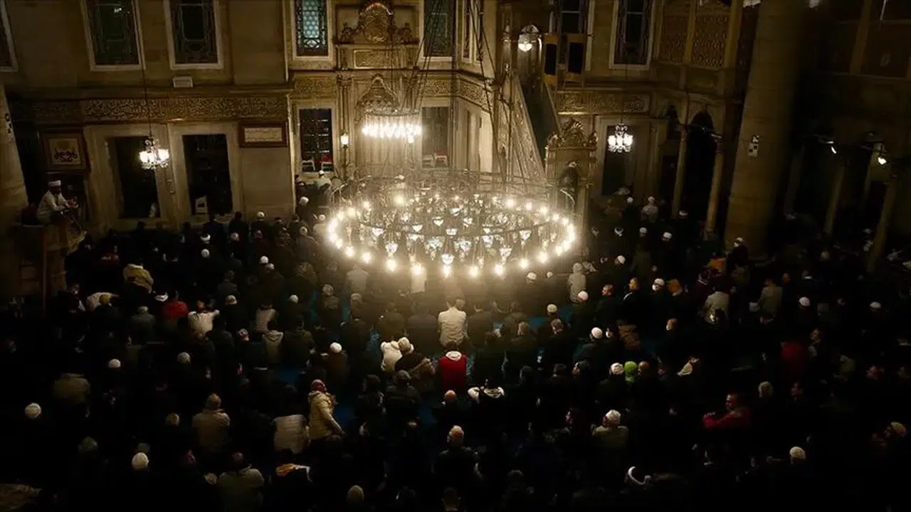 AREFE GÜNÜ TERAVİH NAMAZI KILINACAK MI! Bugün teravih var mı, son teravih ne zaman?