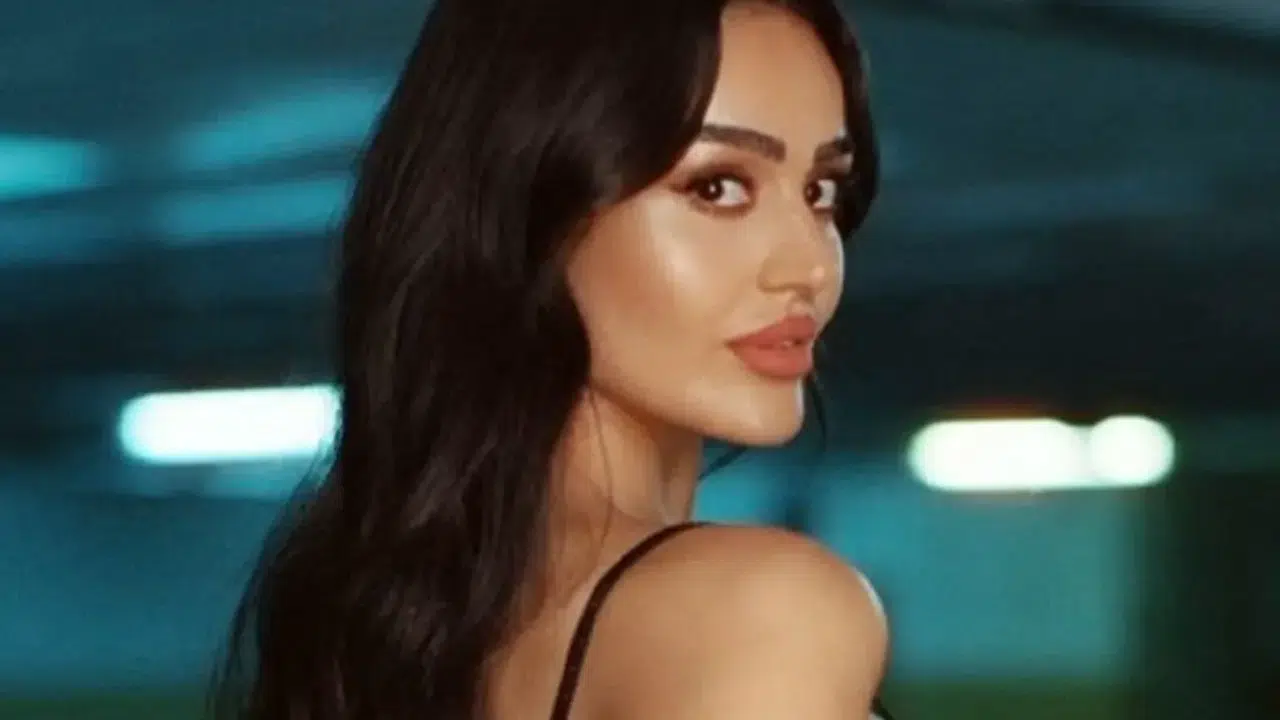 ELİF BUSE DOĞAN EVLİ Mİ? Kimdir, Kaç Yaşında, Nereli? Samsak Döveci ile Tanınan Türk Halk Müziği Sanatçısının Hayatı ve Kariyeri