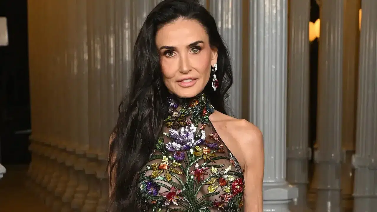 63 Yaşındaki Demi Moore Gucci Defilesinde Objektiflere Yansıdı!