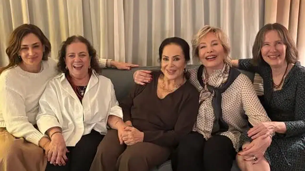 Türk Sineması Efsaneleri Nilgün Öneş’in Evinde Bir Araya Geldi!