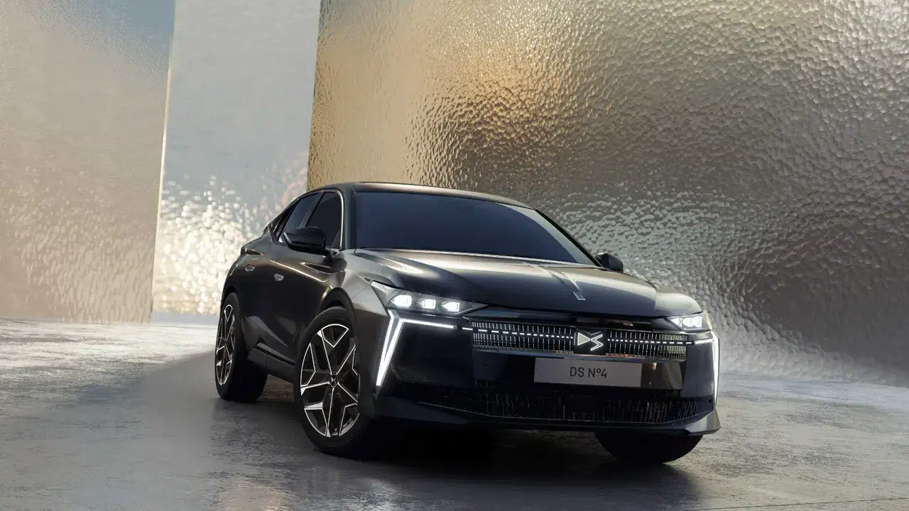 Otomobilde saray konforu: Yeni DS N°4 PALLAS donanımıyla Türkiye’de!