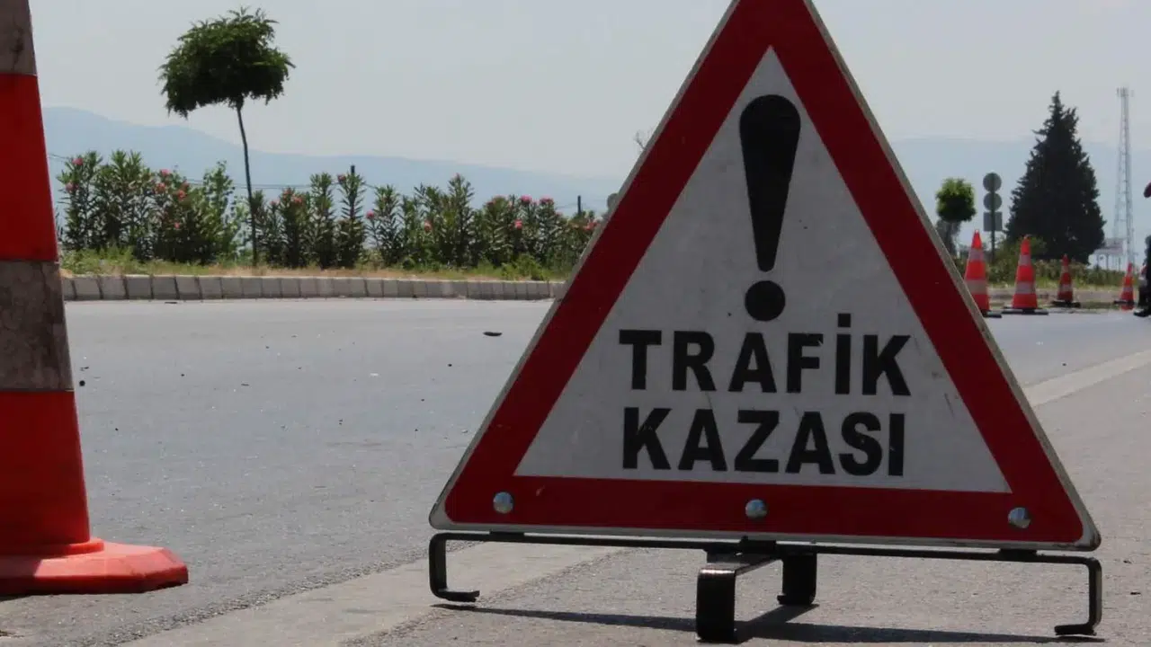 Hurdaya dönen araçtan sağ çıkamadılar: Adli Tıp önünde gözyaşları sel oldu!