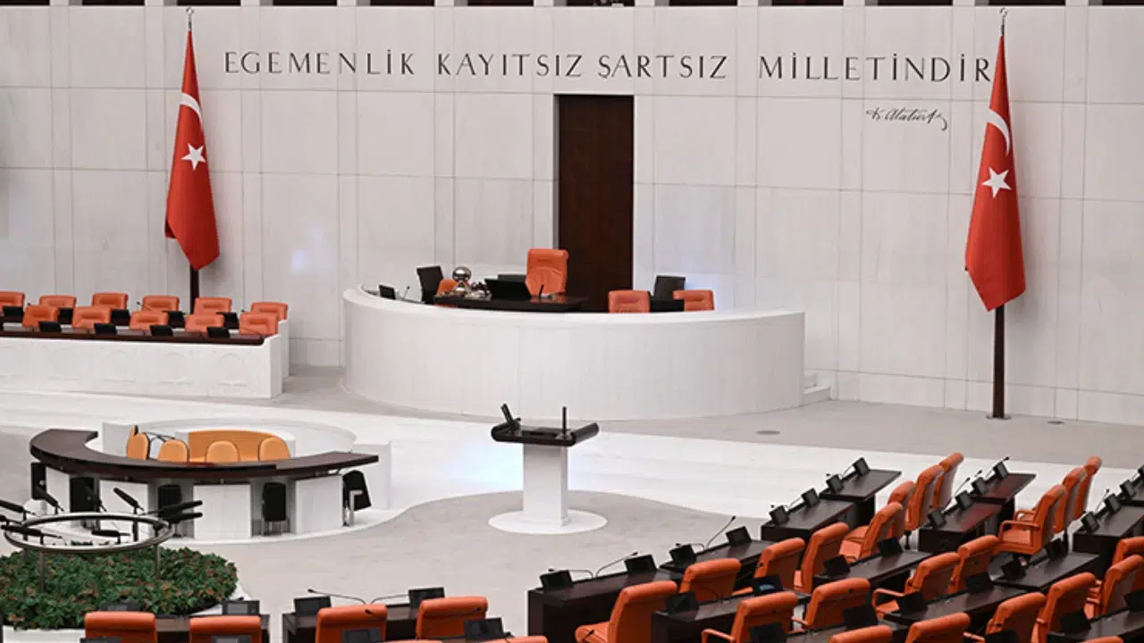 Ahmet Özdemir kimdir (hayatı): Nereli, kaç yaşında, DEM Parti’den neden ayrıldı, AK Parti görevi ne?