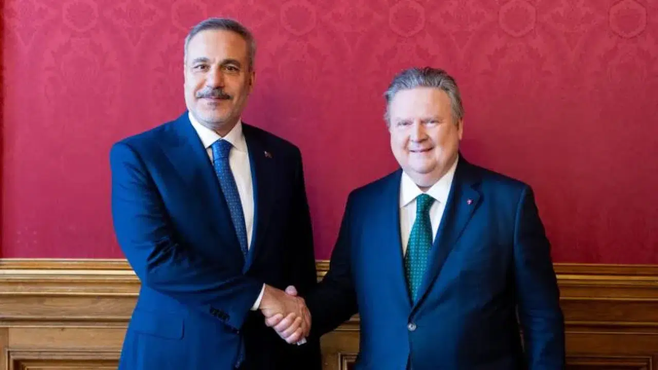 Bakan Fidan Avusturya'da! Viyana eyalet başbakanı ile Türk toplumunu görüştü