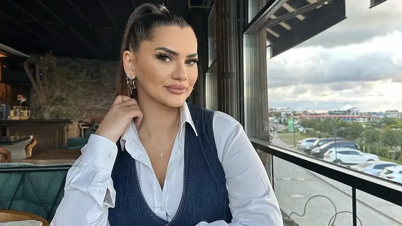 Ayça Ekin Beğen Sessizliğini Bozdu 'Pazar Günü Bir Hata Yaptım, Hakaretler Dayanılamaz Boyutta'