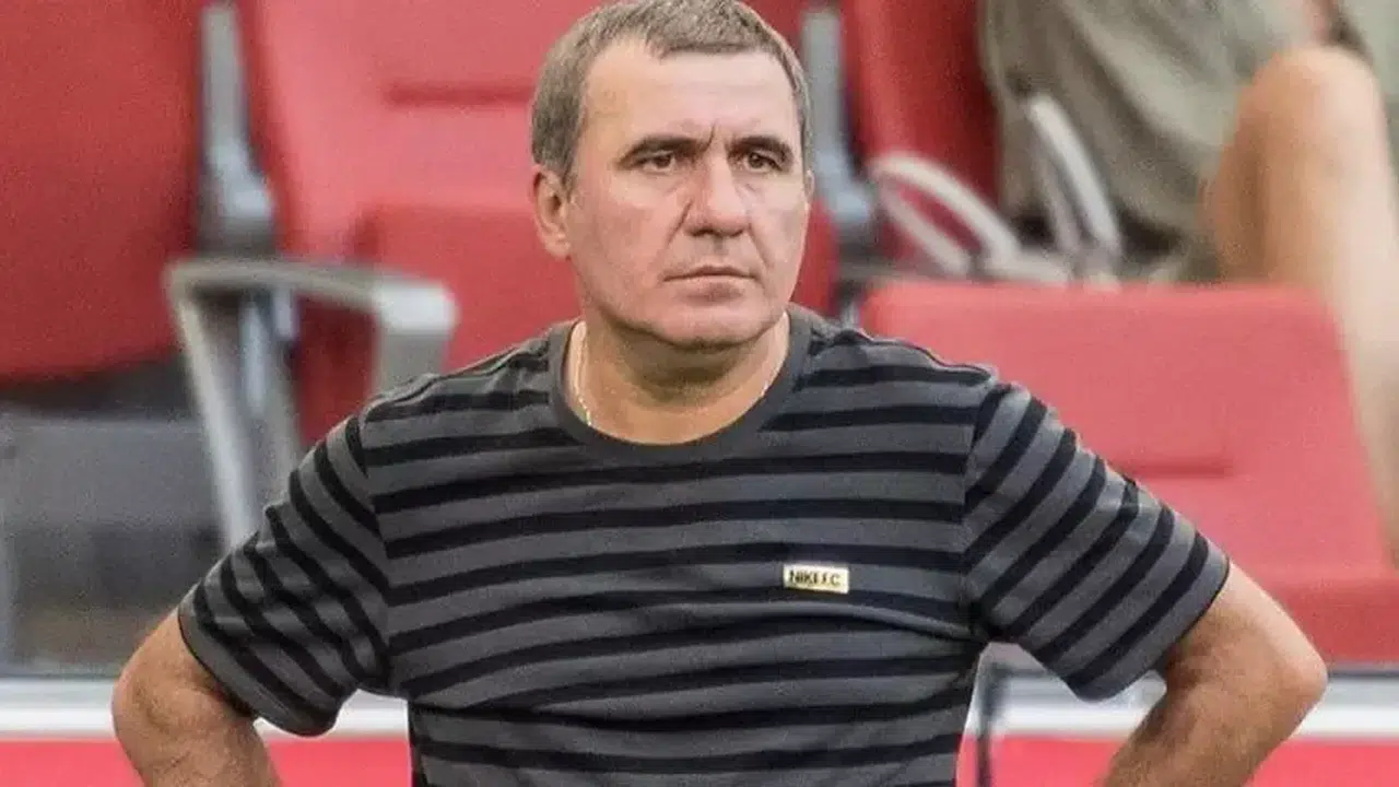 O artık takımın başında! Romanya'da Hagi depremi: 4 yıllık imza atıldı