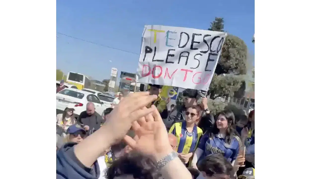 Fenerbahçe’de görülmemiş veda: 'Bizi bırakma Tedesco!'