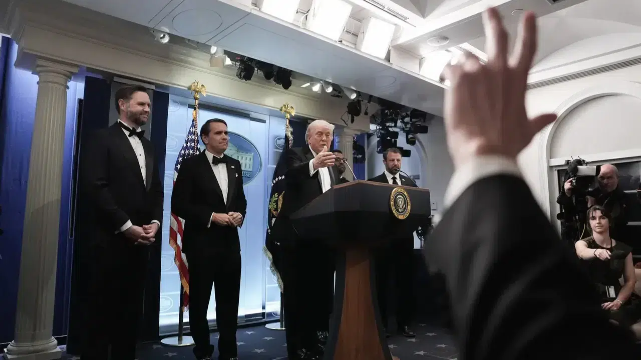 Trump’a suikast girişimi: ‘Tepsi sandım, kurşun çıktı!’